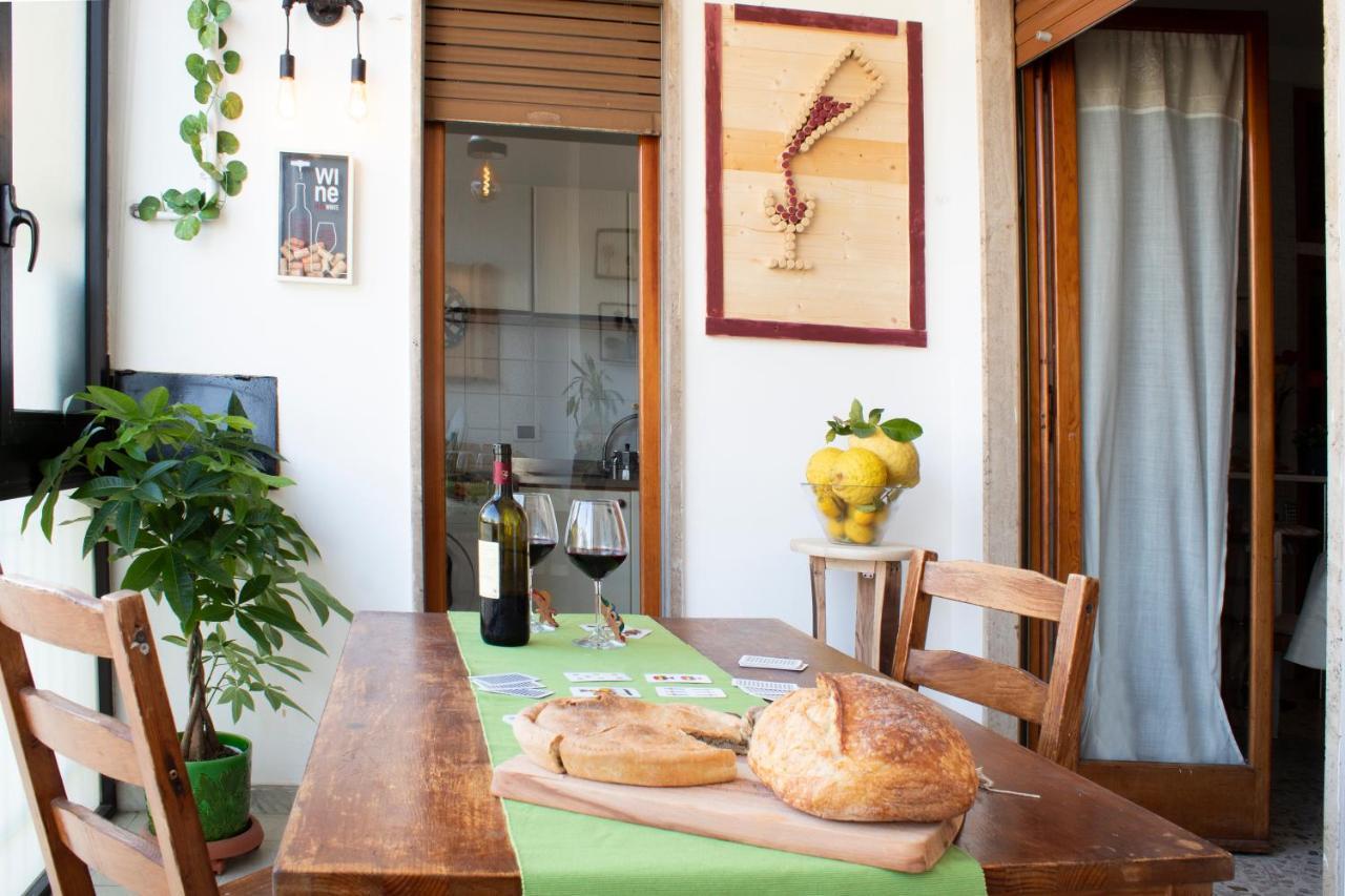 Апартаменты Casa Derosa In Sorrento Centro Экстерьер фото
